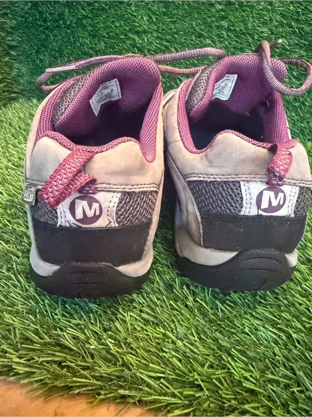 Merrell women’s Azura Purple and Gray mesh Hiking Sneakers size 9.0